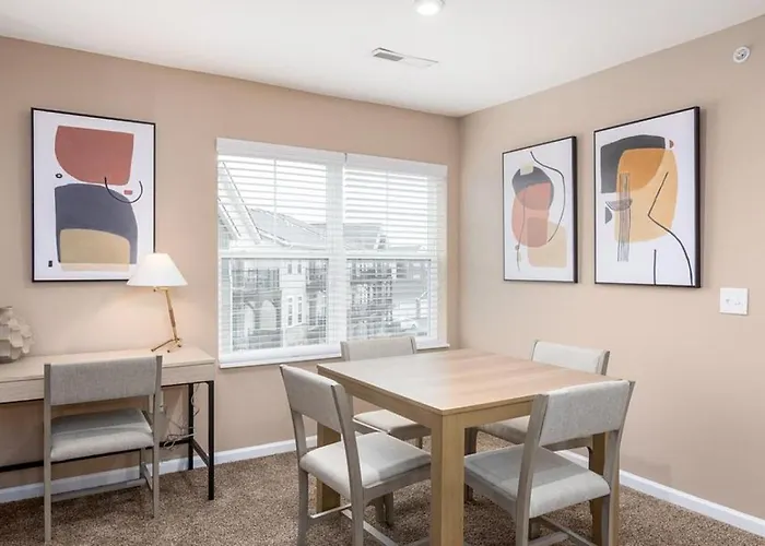 Apartment Landing Modern With Amazing Amenities *